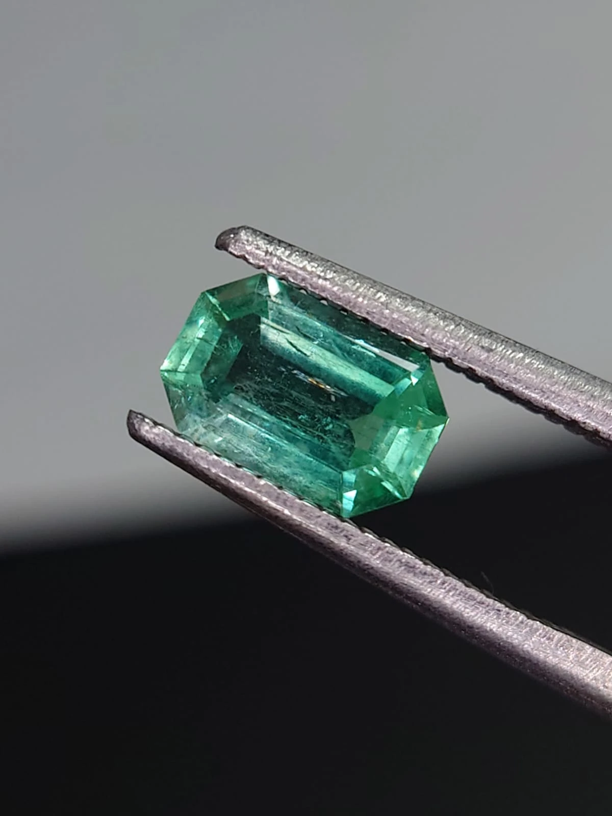 0.92ct Natural emerald from Panjshir Afghanistan — view 2